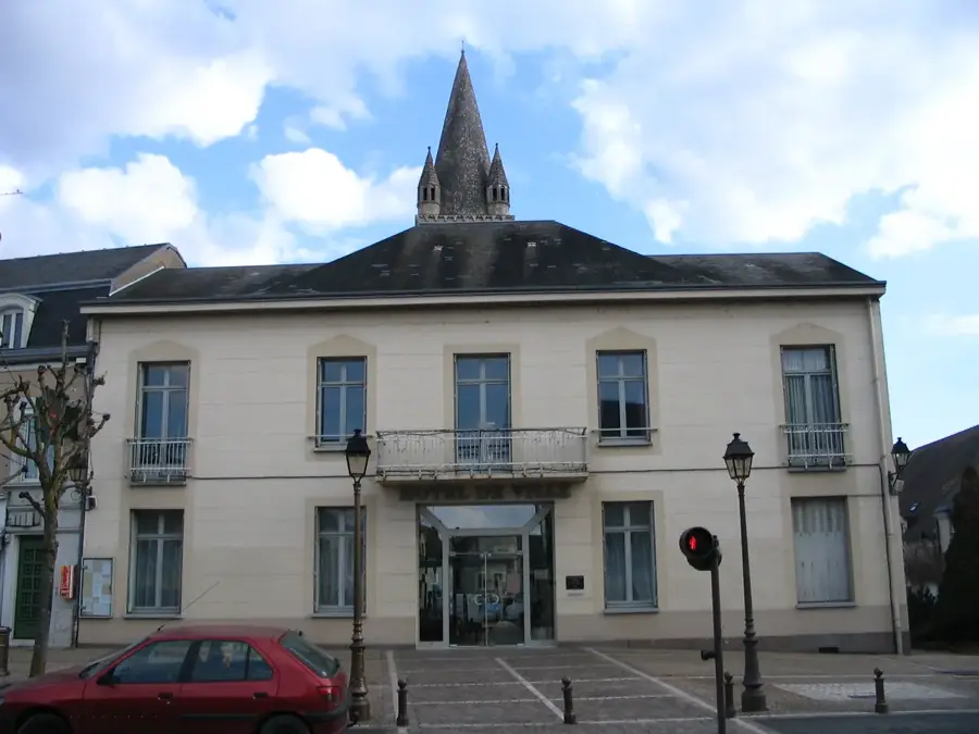Déols – city