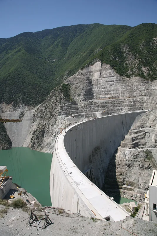 Deriner Dam