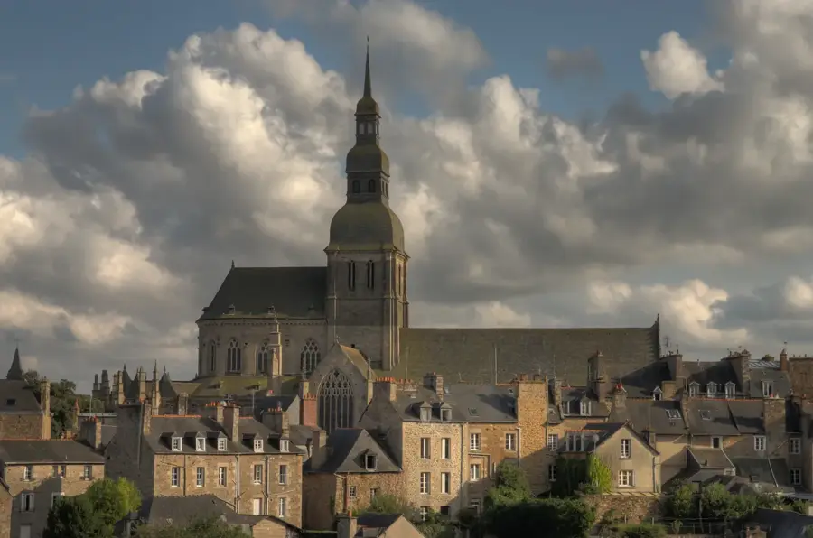 Dinan – city