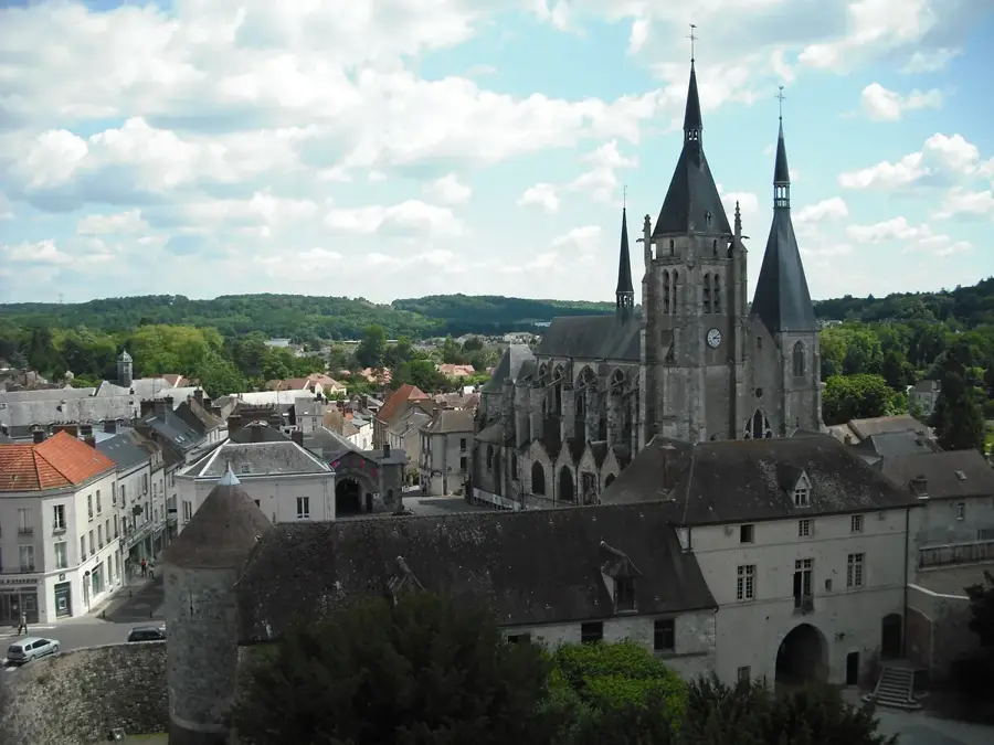 Dourdan – city