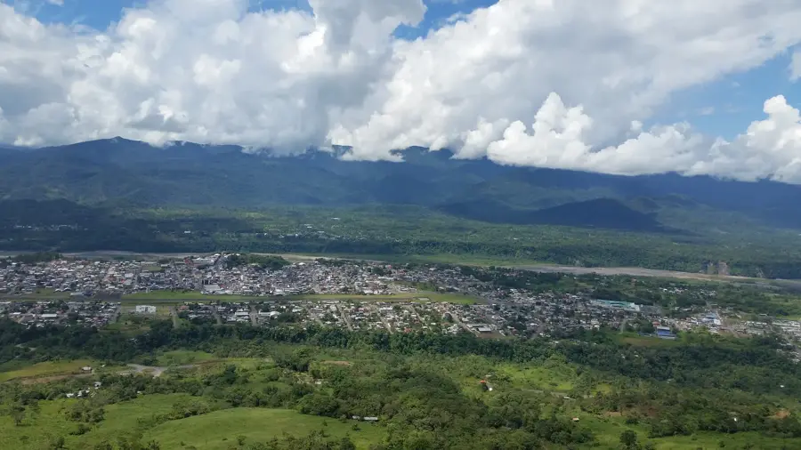 Cordillera de Kutukú — Frutadeli Pineapple Export (Ecuador)