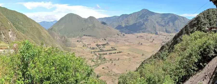 Pululahua Crater