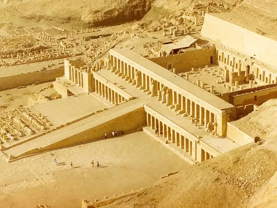Templul mortuar al lui Hatshepsut — Qena (Egipt)