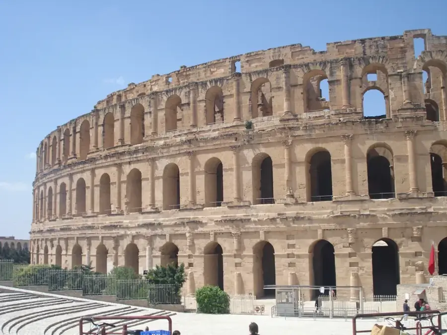 Amfiteatrul din El Djem — Ksour Essef (Tunisia)