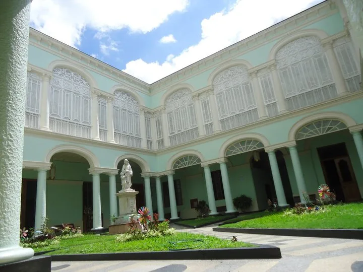 El Paraíso — Roatán Town (Honduras)