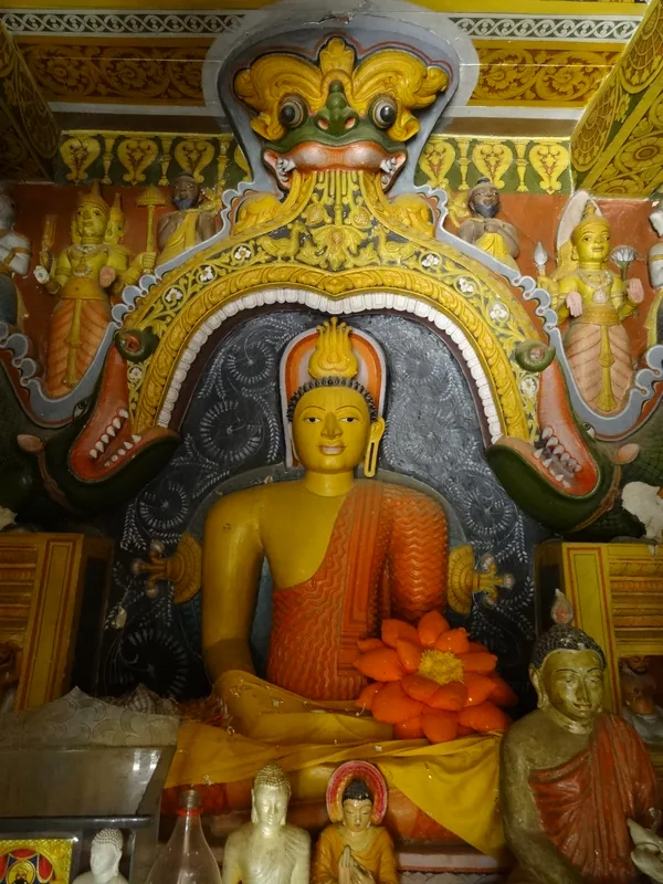 Embekka Devalaya — Cascada Ramboda (Sri Lanka)
