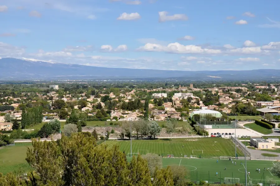 Entraigues-sur-la-Sorgue – city
