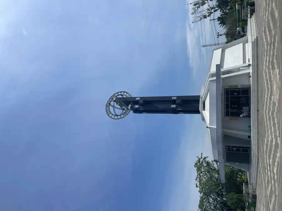 Äquatordenkmal Pontianak — Kapuas-Fluss (Indonesien)