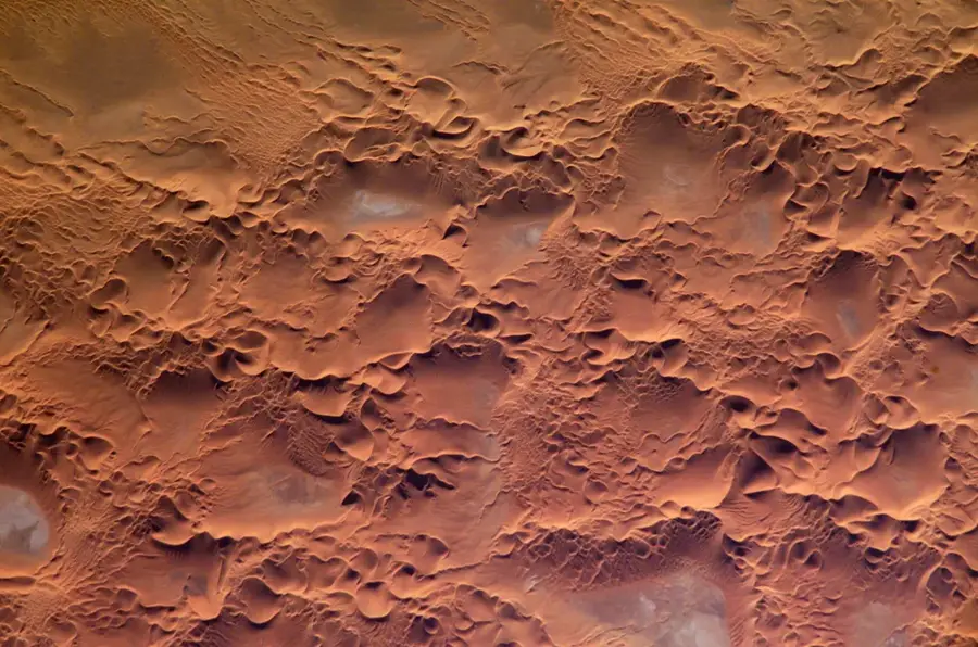 Erg Ténéré Dunes — Kaouar Cliffs (Niger)