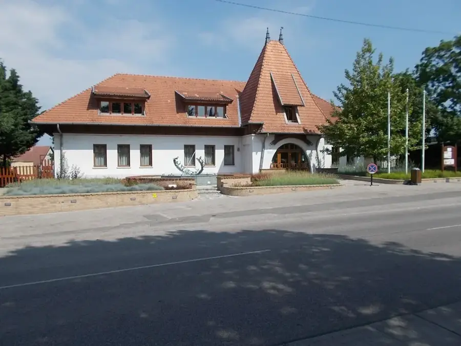 Erdőkertes — Szandavár-hegy (Magyarország)