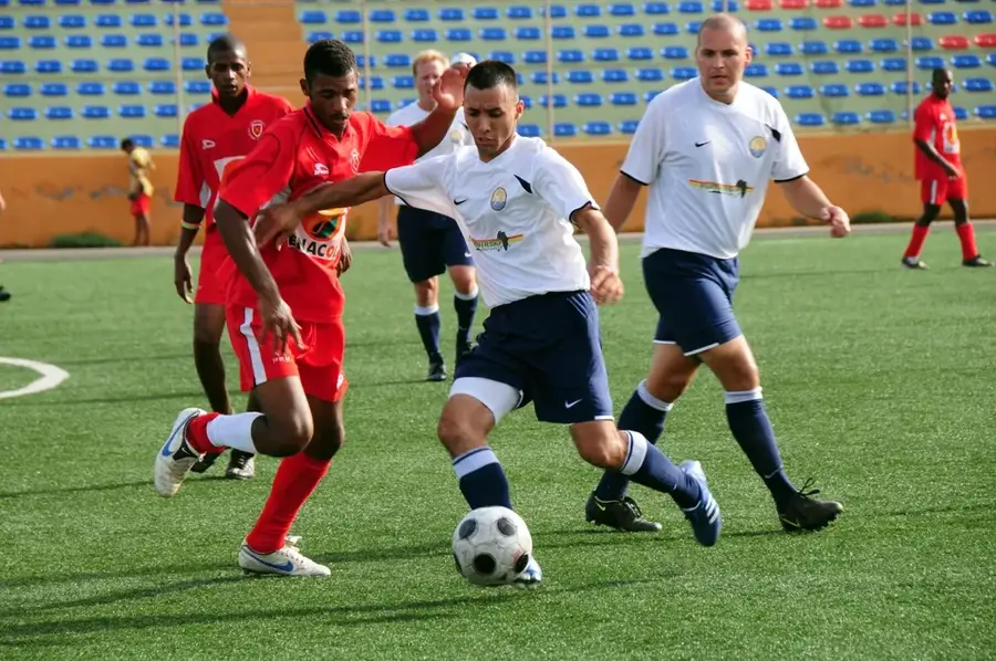 Adérito-Sena-Stadion — Cabnave-Schiffswerft (Cabo Verde)