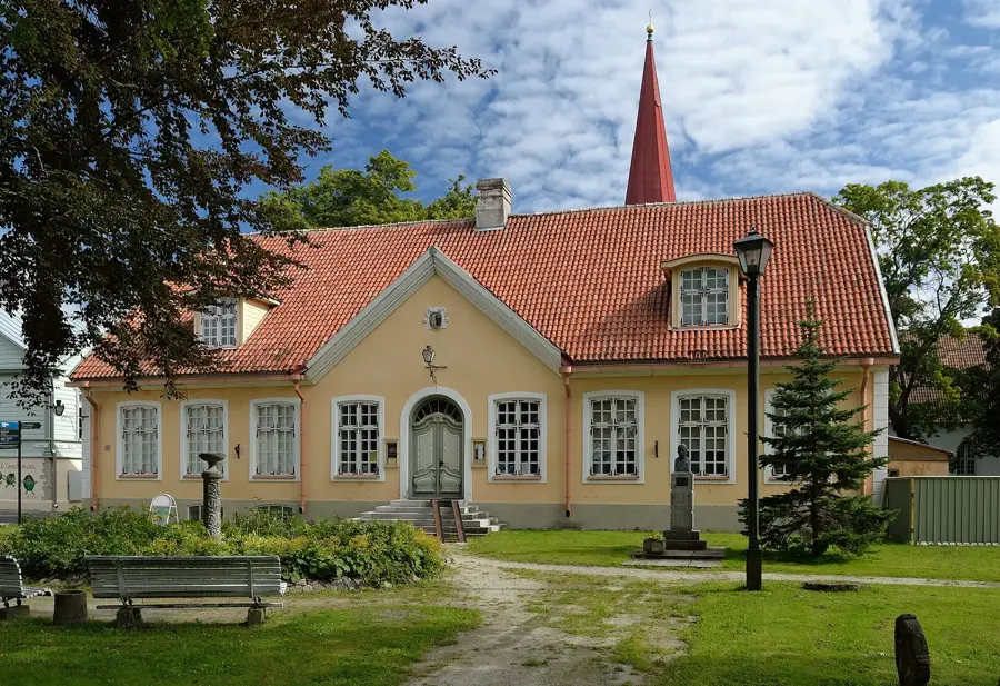 Fabrică de textile Haapsalu — Castelul Haapsalu (Estonia)