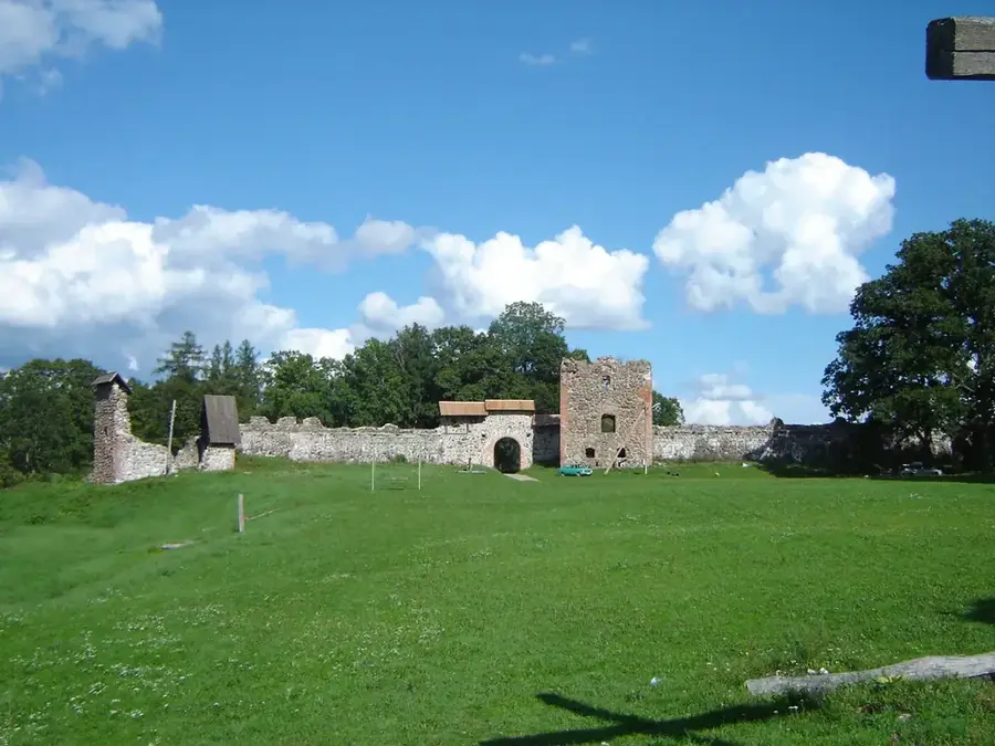 Ruinele Castelului Karksi
