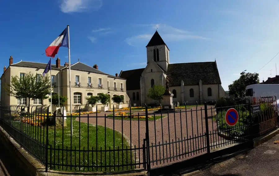 Étréchy – city