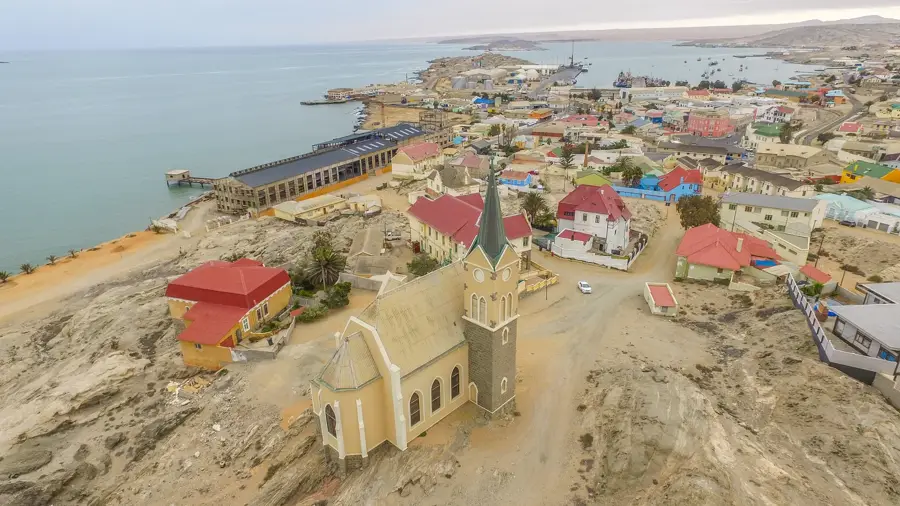 Sziklatemplom (Lüderitz) — Hal-folyó (Namíbia)