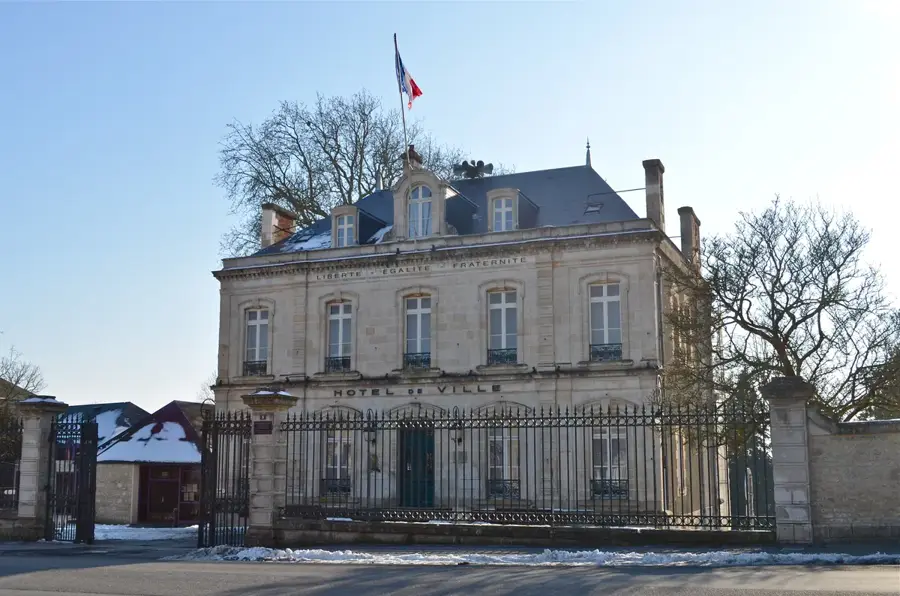 Fontenay-le-Comte – city