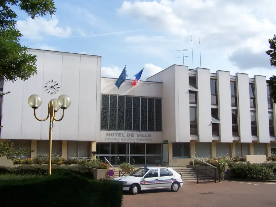 Fontenay-le-Fleury – city