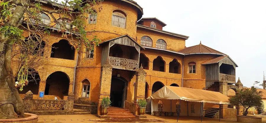 Palatul Regilor Bamoun — Bangangté (Camerun)