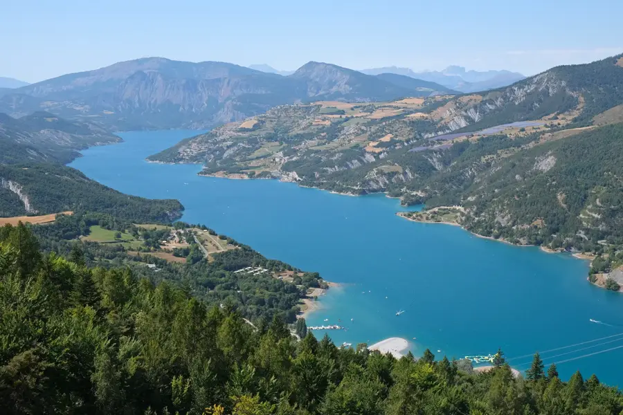 Lac de Serre-Ponçon — Ogaden-Ebene (Somalia)