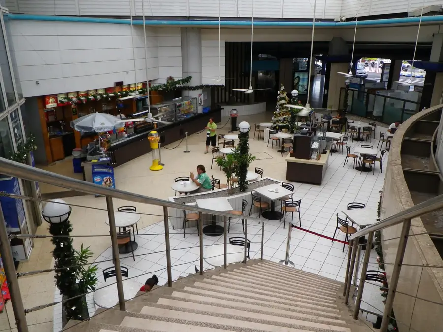 Internationaler Flughafen Faa'a — Evangelische Kirche Paofai (Französisch-Polynesien)