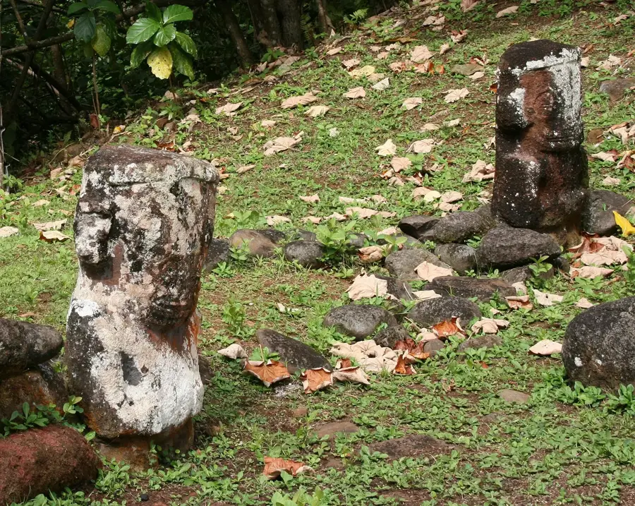 Mount Hitikau — Mount Oave (French Polynesia)