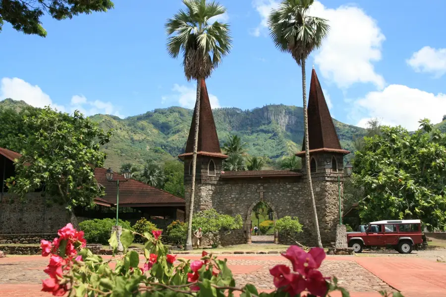 Taiohae Fishing Port — Mount Oave (French Polynesia)