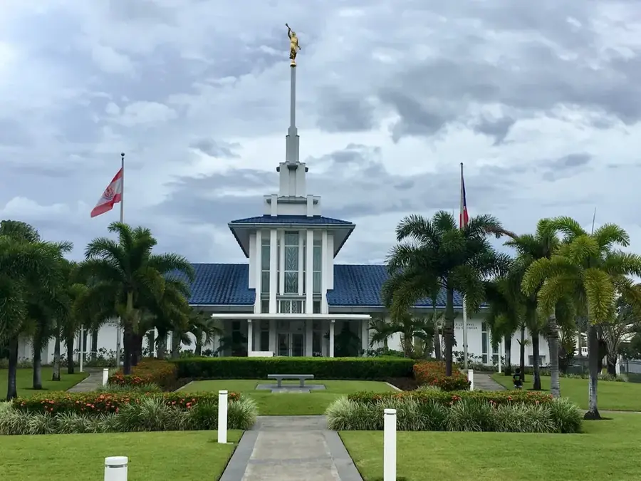 Uturoa War Memorial — Uturoa Town Hall (French Polynesia)