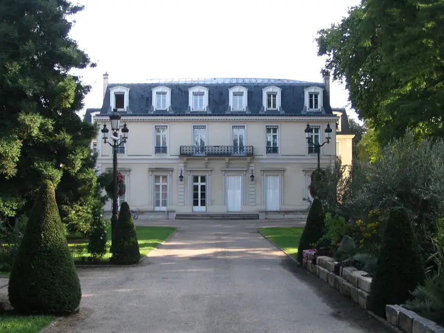 Garches – city