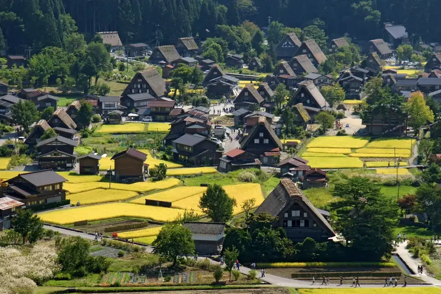 Historic Villages of Shirakawa-gō and Gokayama — Noto Peninsula Coast (Japan)