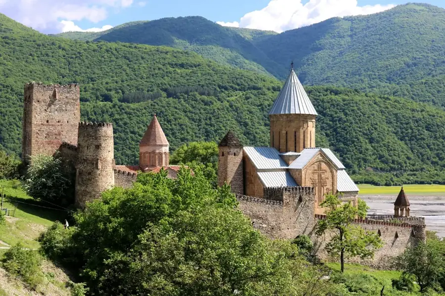 Ananuri Fortress — Jvari Monastery (Georgia)
