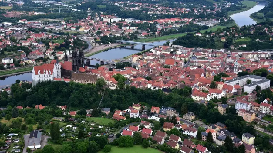 Meißen (Porcelain) — Colditz Castle (Germany)