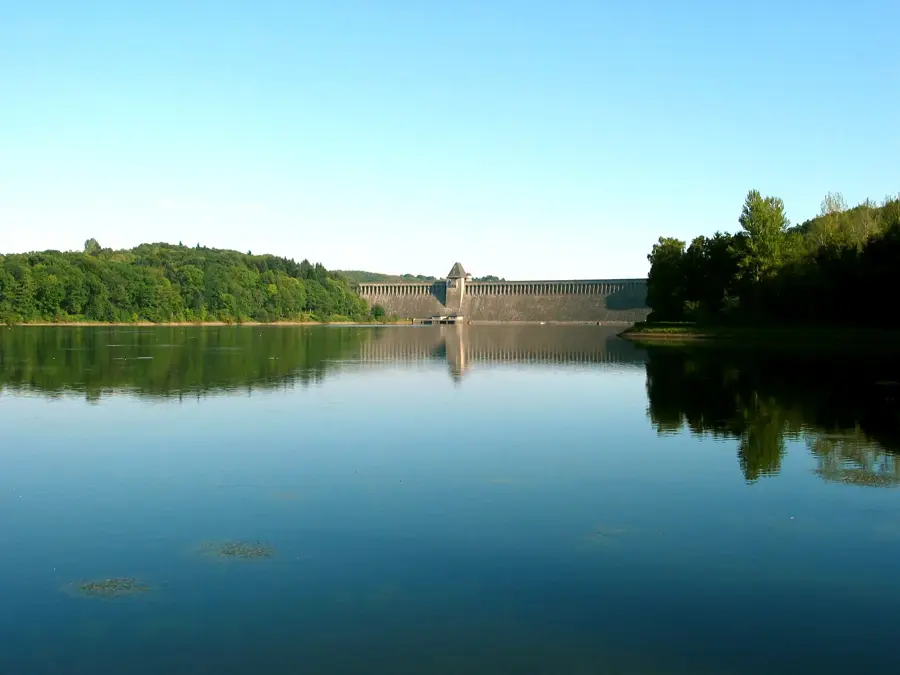 Möhnesee — Tannenberg-emlékmű (Németország)