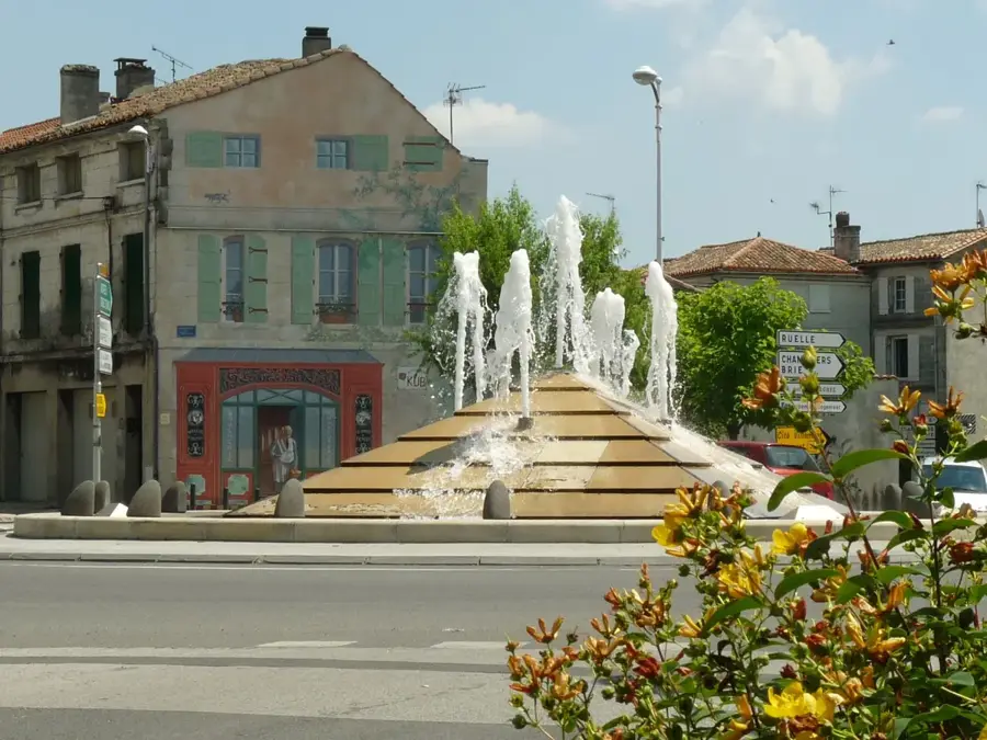 Gond-Pontouvre – city