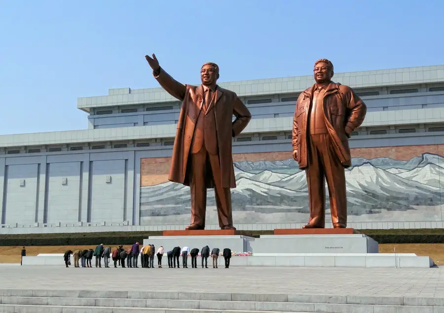Marele Monument de pe Dealul Mansu — Râul Taedong (Coreea de Nord)