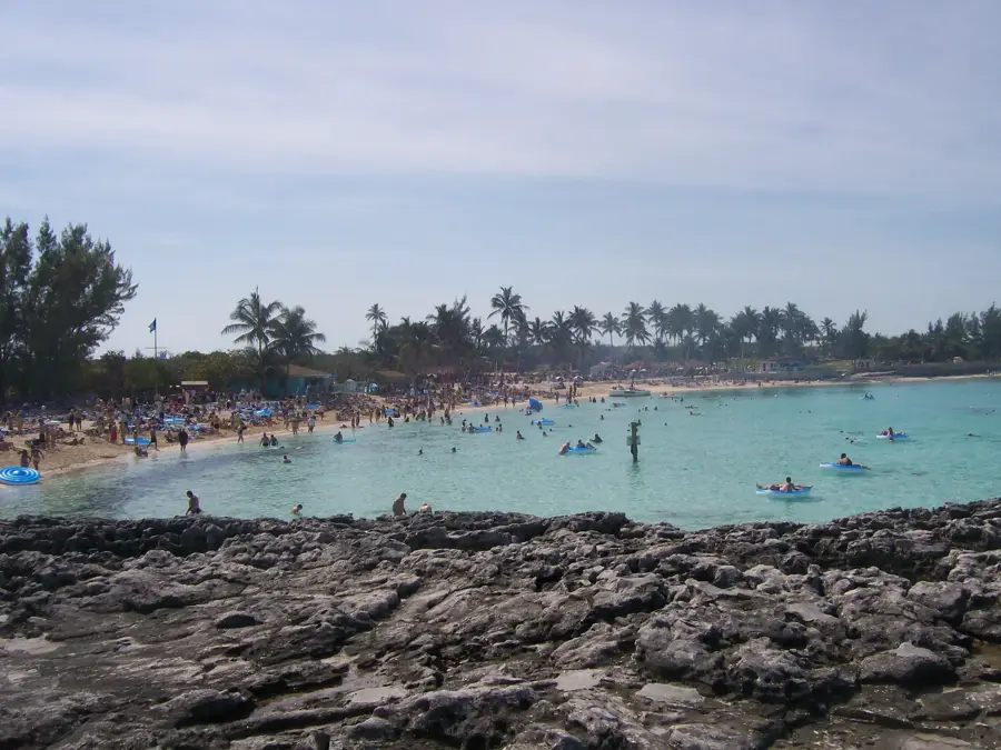 Great Stirrup Cay Lighthouse — Congo Town Dock (Bahamas)