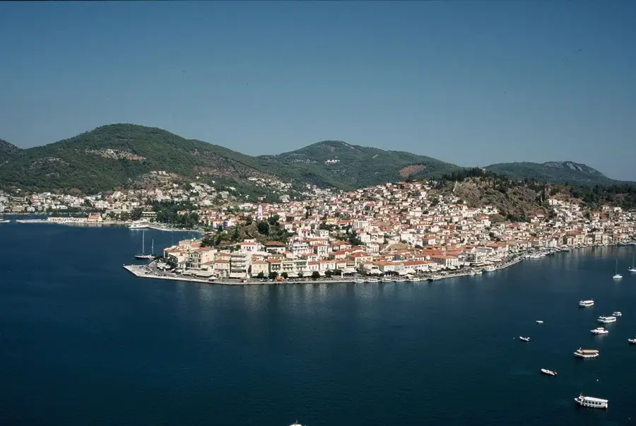 Poros