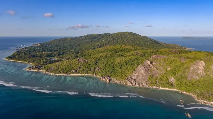 Grand Anse-strand — Szent György anglikán templom (Grenada)