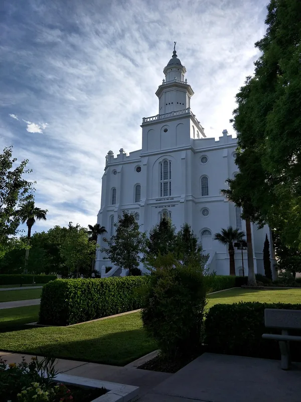 St. George's piactér — Szent György anglikán templom (Grenada)