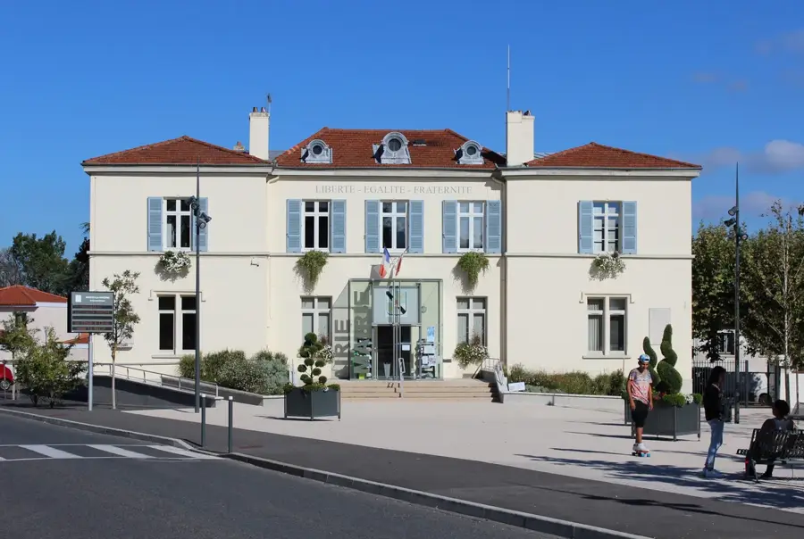 Grézieu-la-Varenne – city