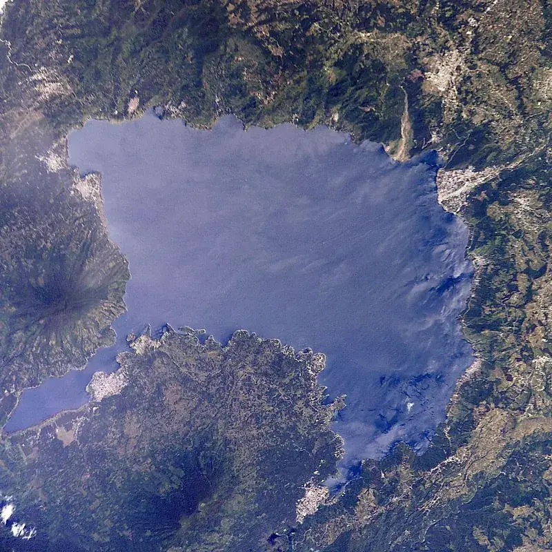 Lake Atitlán — Tikal (Guatemala)