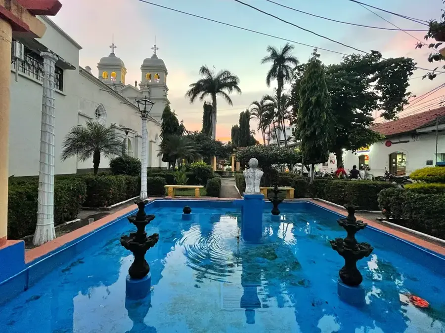 Retalhuleu — Ciudad del Carmen (Mexico)