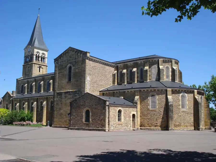 Gueugnon – city