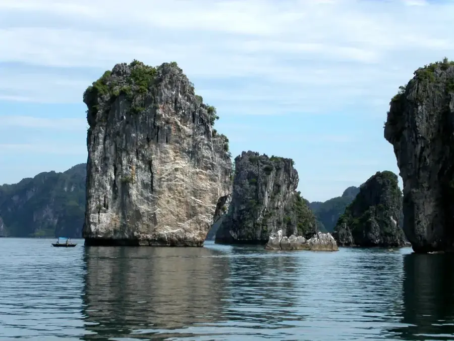 Ha Long Bay — Hai Phong Port (Vietnam)