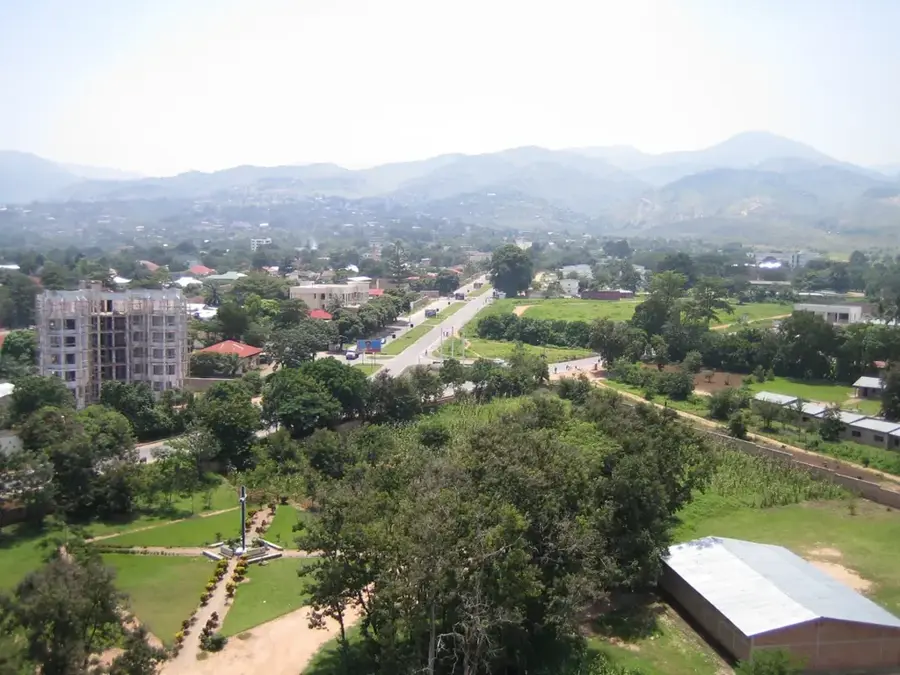 Hafen von Bujumbura — Intwari Stadion (Burundi)