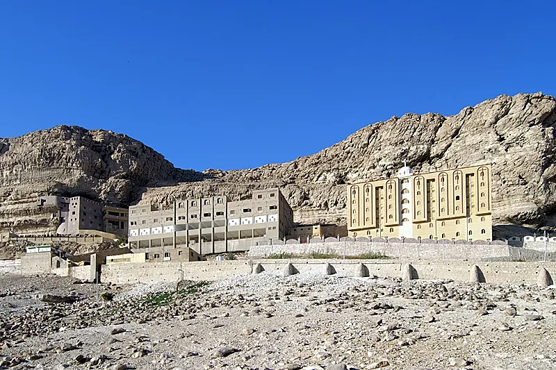 Hängendes Kloster — Ürümqi (China)