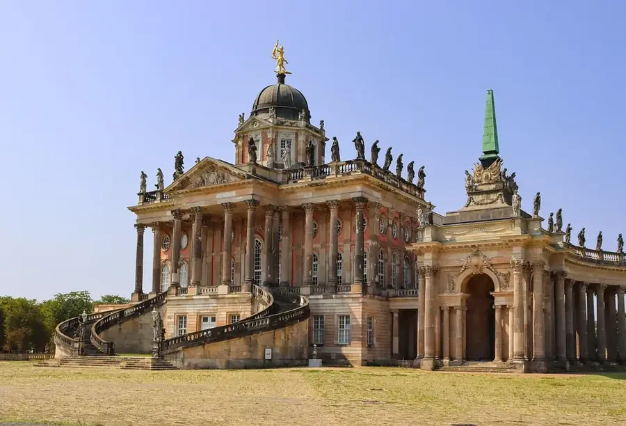 Palatul Regal Haw Kham — Peșterile Pak Ou (Laos)