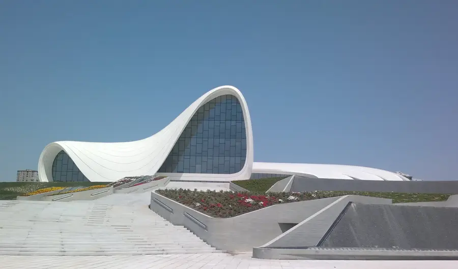 Heydər-Əliyev-Zentrum — Schlammvulkane (Aserbaidschan)