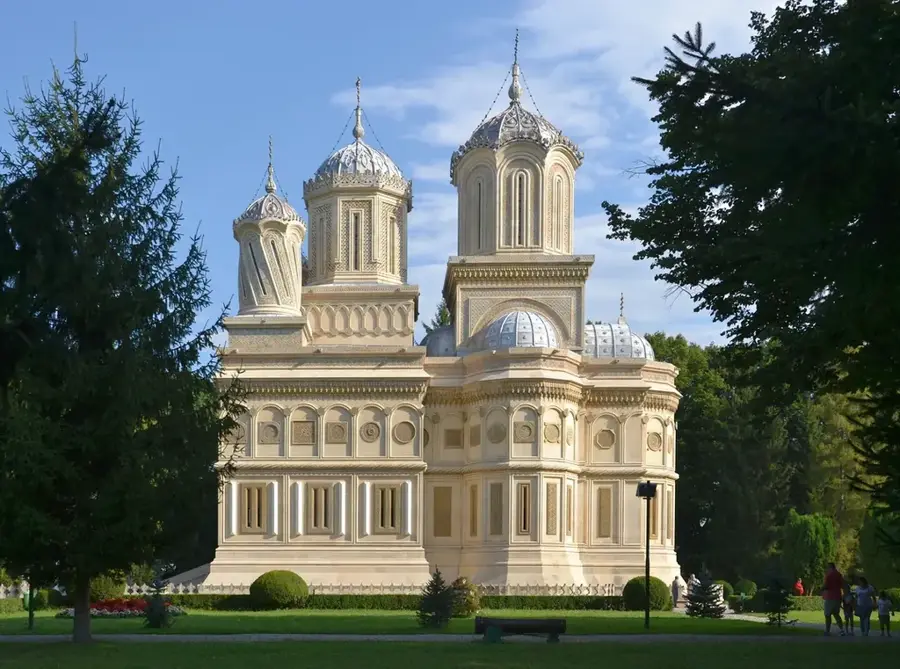 Mănăstirea Curtea de Argeș – loc istoric