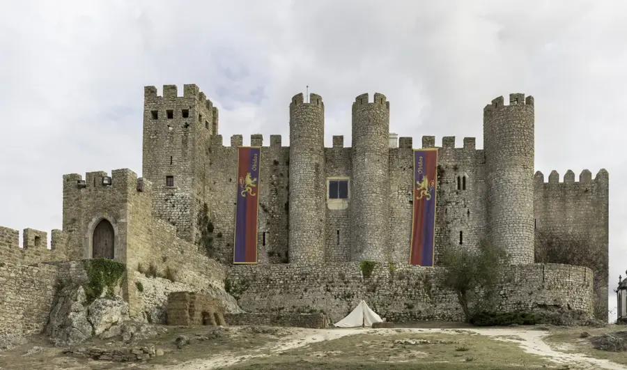 Castelul Óbidos — Ruinele Songo Mnara (Tanzania)