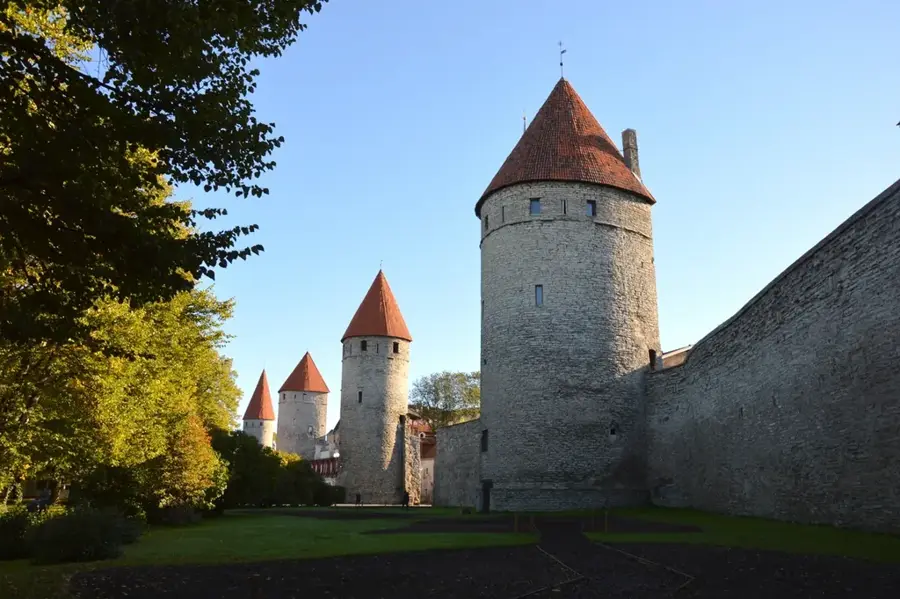 Tallinn City Wall — Narva (Estonia)